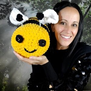 Crochet Bee Stuffy